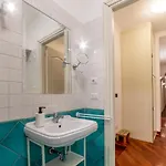 Guesthost - San Lorenzo Cozy And Comfortable Flat *