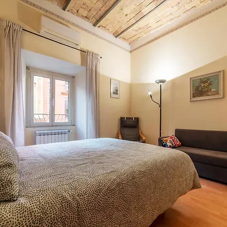 Guesthost - San Lorenzo Cozy And Comfortable Flat * Roma